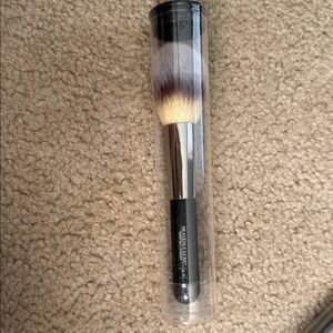 IT Heavenly Luxe Wand Ball Powder Brush